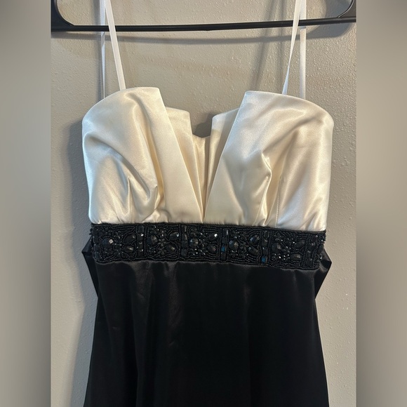 5/$25 B. Smart Sequin Dress - Picture 6 of 6